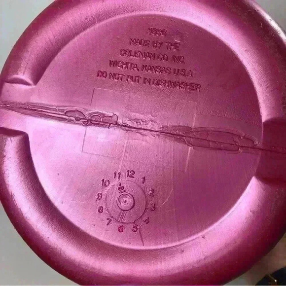 90s Coleman Polylite 1 gallon insulated jug in iridescent fushia - Picture 10 of 10